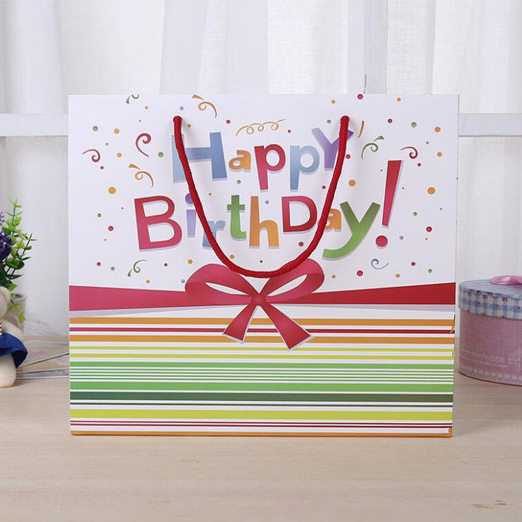 ¿Cómo pueden las bolsas de regalo de papel mejorar su marca y su experiencia de regalo?